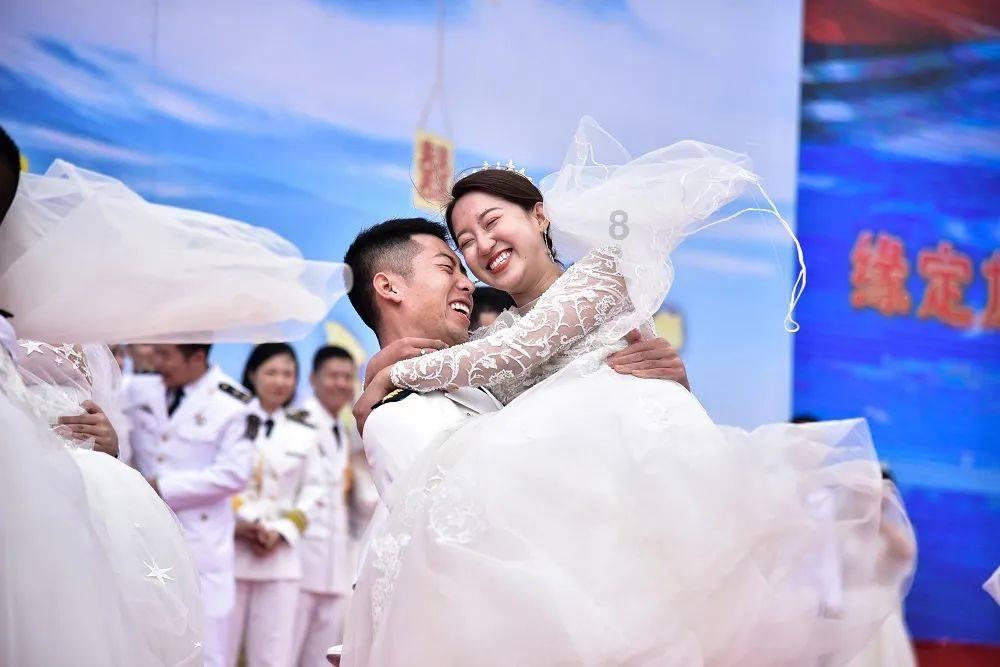 当一个男人爱一个女人太深又突然失去时怎么办？游戏画面